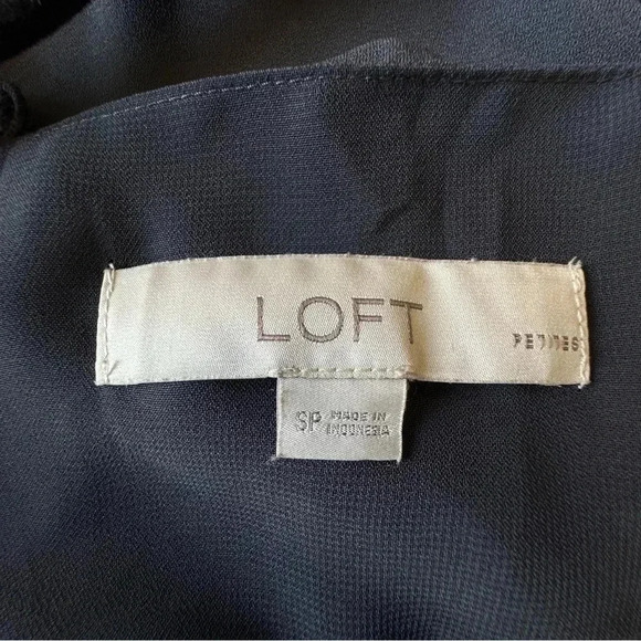 LOFT NWOT FLOWING LACE STRAP V-NECK GRAY TOP FULLY LINED | PETITE SMALL - Picture 9 of 9